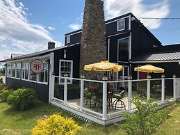 The Iona Heights Inn