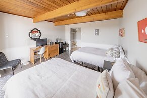 The Iona Heights Inn