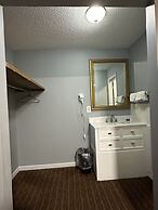 Rodeway Inn & Suites