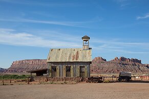 Sun Outdoors Canyonlands Gateway