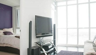 NGE Stays - Downtown Suite Lake View