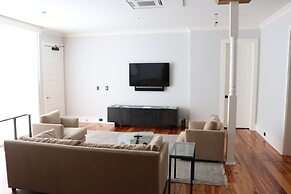 The Quarters on King