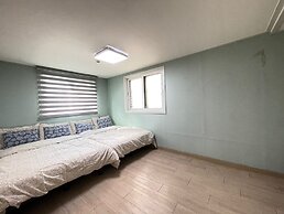 Twin Rabbit Guesthouse