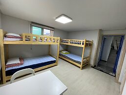 Twin Rabbit Guesthouse