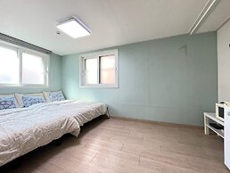 Twin Rabbit Guesthouse