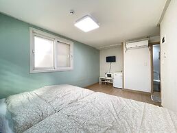 Twin Rabbit Guesthouse