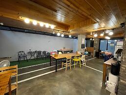 Twin Rabbit Guesthouse