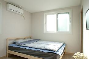 Twin Rabbit Guesthouse