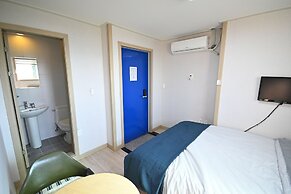 Twin Rabbit Guesthouse