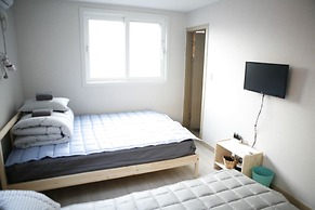 Twin Rabbit Guesthouse