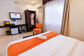 Holiday Suites Hotel & Resort
