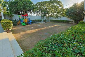 Holiday Suites Hotel & Resort