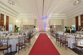 Holiday Suites Hotel & Resort