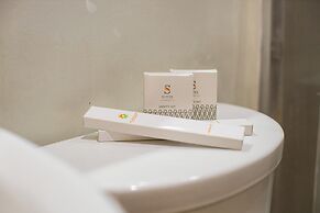 Holiday Suites Hotel & Resort