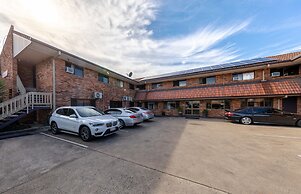 Ascot Budget Inn & Residences