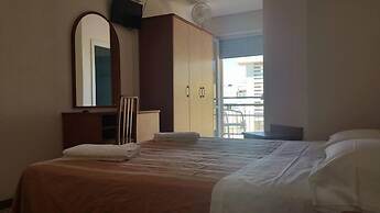 Hotel Holiday