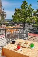 Hotel Holiday