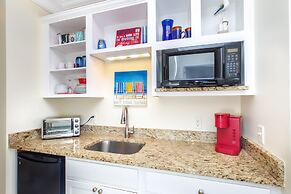 Atlantic Breeze Suites