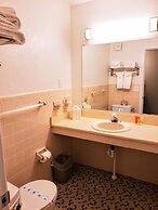 Avondale by the Sea Motel