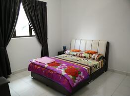 Indah Alam Vacation Home