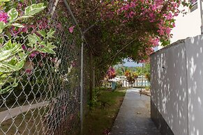 The Royal Kensington Villa