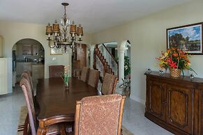 The Royal Kensington Villa