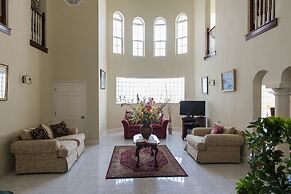 The Royal Kensington Villa