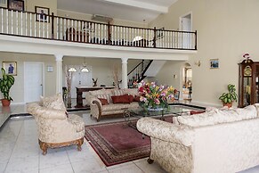 The Royal Kensington Villa