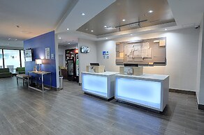 Holiday Inn Express & Suites Toronto Airport West by IHG