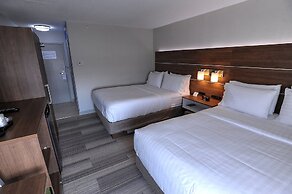 Holiday Inn Express & Suites Toronto Airport West by IHG