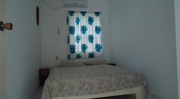 Happy Turtle Apartments