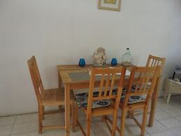 Happy Turtle Apartments