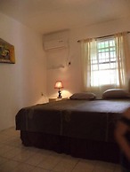 Happy Turtle Apartments