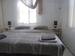 Happy Turtle Apartments