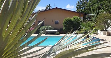 Happy Turtle Apartments