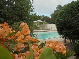 Happy Turtle Apartments