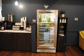 Days Inn & Suites by Wyndham Lindsay