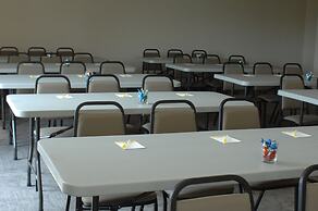 Days Inn & Suites by Wyndham Lindsay