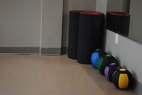 Days Inn & Suites by Wyndham Lindsay