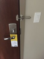 Days Inn & Suites by Wyndham Lindsay