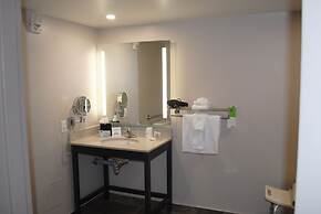 Days Inn & Suites by Wyndham Lindsay