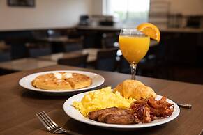 Days Inn & Suites by Wyndham Lindsay