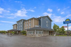 Days Inn & Suites by Wyndham Lindsay