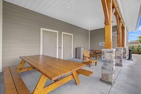 Days Inn & Suites by Wyndham Lindsay