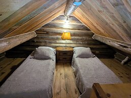 Gold Camp Cabins