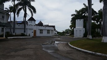 Seacastles Exora Beach Suite