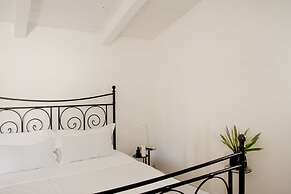 Le Malve Cave Retreat