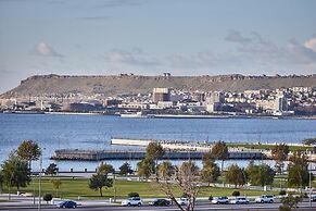 Boulevard Side Hotel