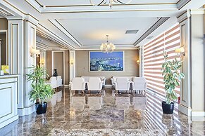 Boulevard Side Hotel