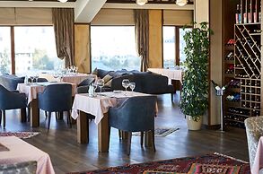 Boulevard Side Hotel